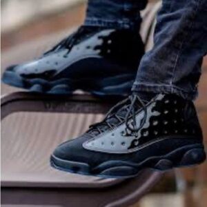 Jordan retro 13 cap and gown size 7Y